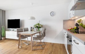 Kühlschrank, Ofen, Herdplatte, Geschirrspüler