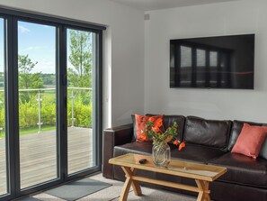 Living area - 4 bedroom accommodation in Near Newport (Near Newport)
