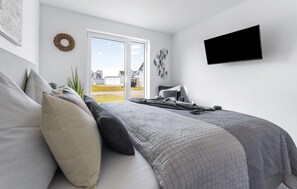 2 bedrooms, iron/ironing board, travel cot, free WiFi