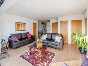 Unclassified image, 4 of 21, button - Fair Isle Holiday Cottages - Fastnet (Near Newport)