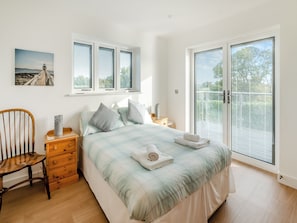 3 bedrooms, free WiFi, bed sheets