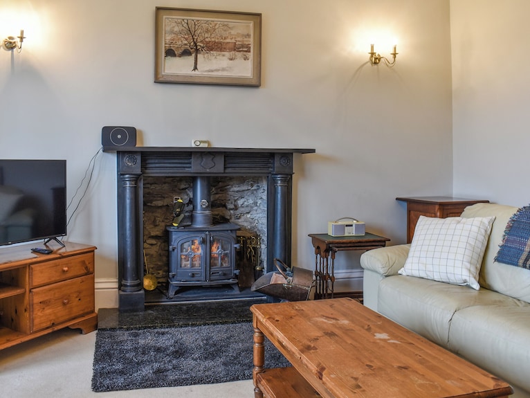 2 Bedroom Accommodation In Bowness-on-windermere - Windermere