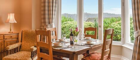 تناول الطعام