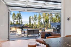 Outdoor dining - Luxe 3-Home Estate: Lake Views,Pool,Gym (Lakeside)