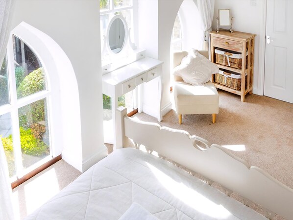 3 bedrooms, free WiFi, bed sheets