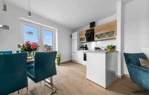 Geladeira, fogão, cooktop, lava-louças