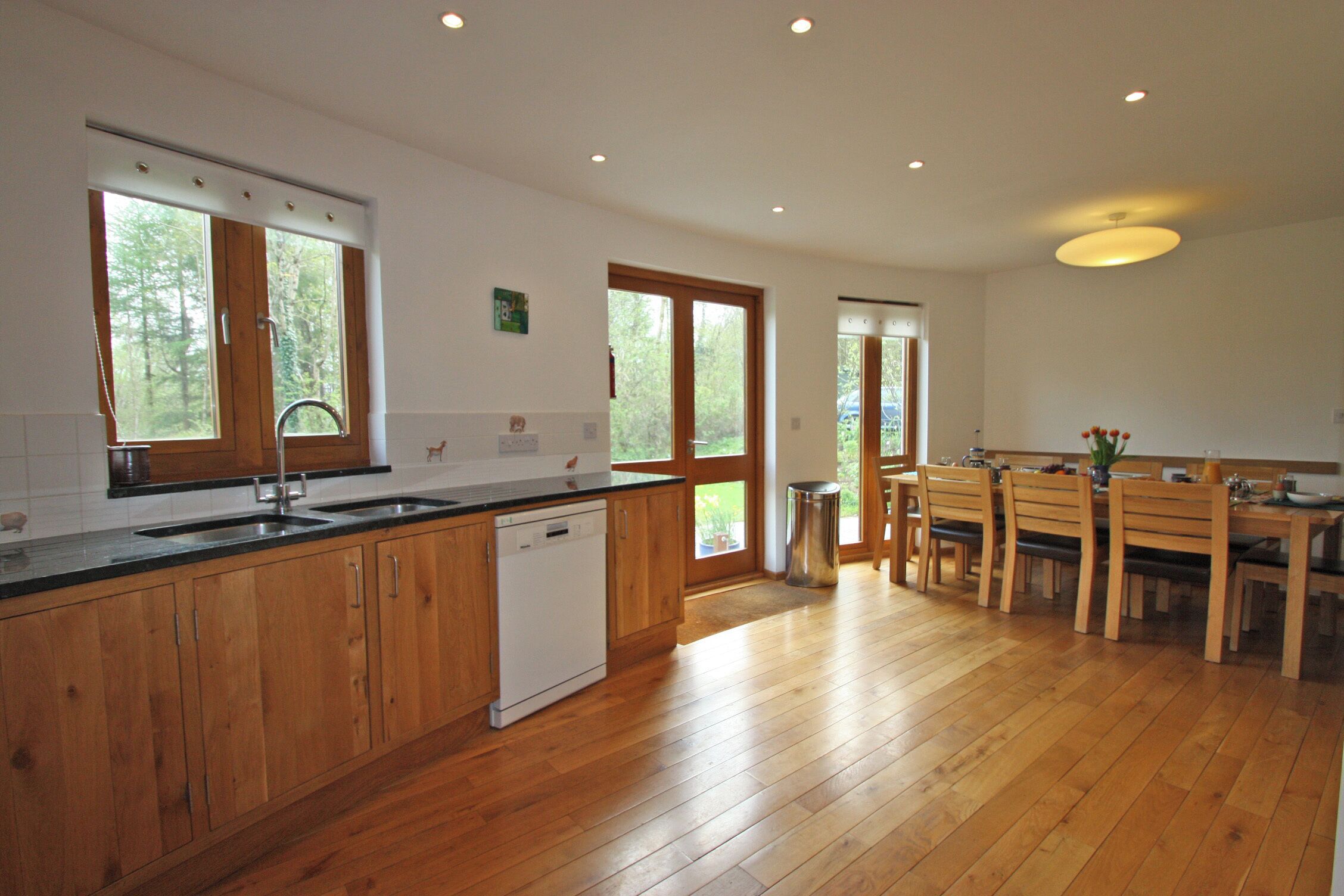 Dishwasher, high chair