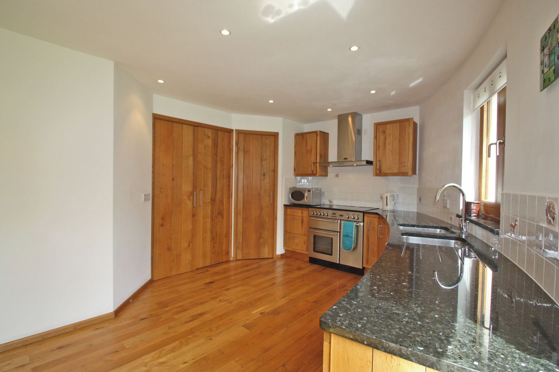 Dishwasher, high chair