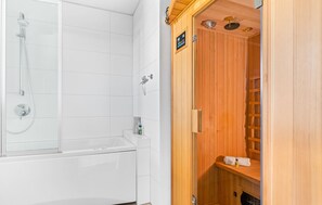 Hair dryer - Cozy apartment in Olpenitz with sauna (Olpenitz)