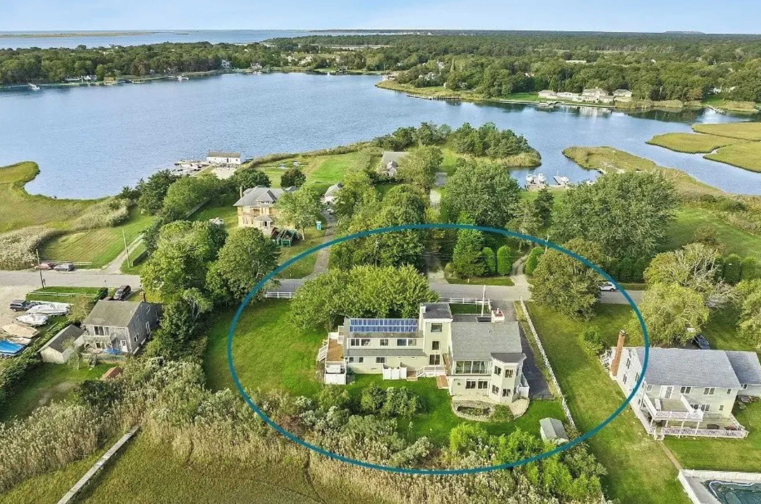 Impeccably renovated 5 Bedroom on the water 