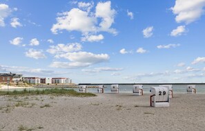 Sur la plage, ski nautique