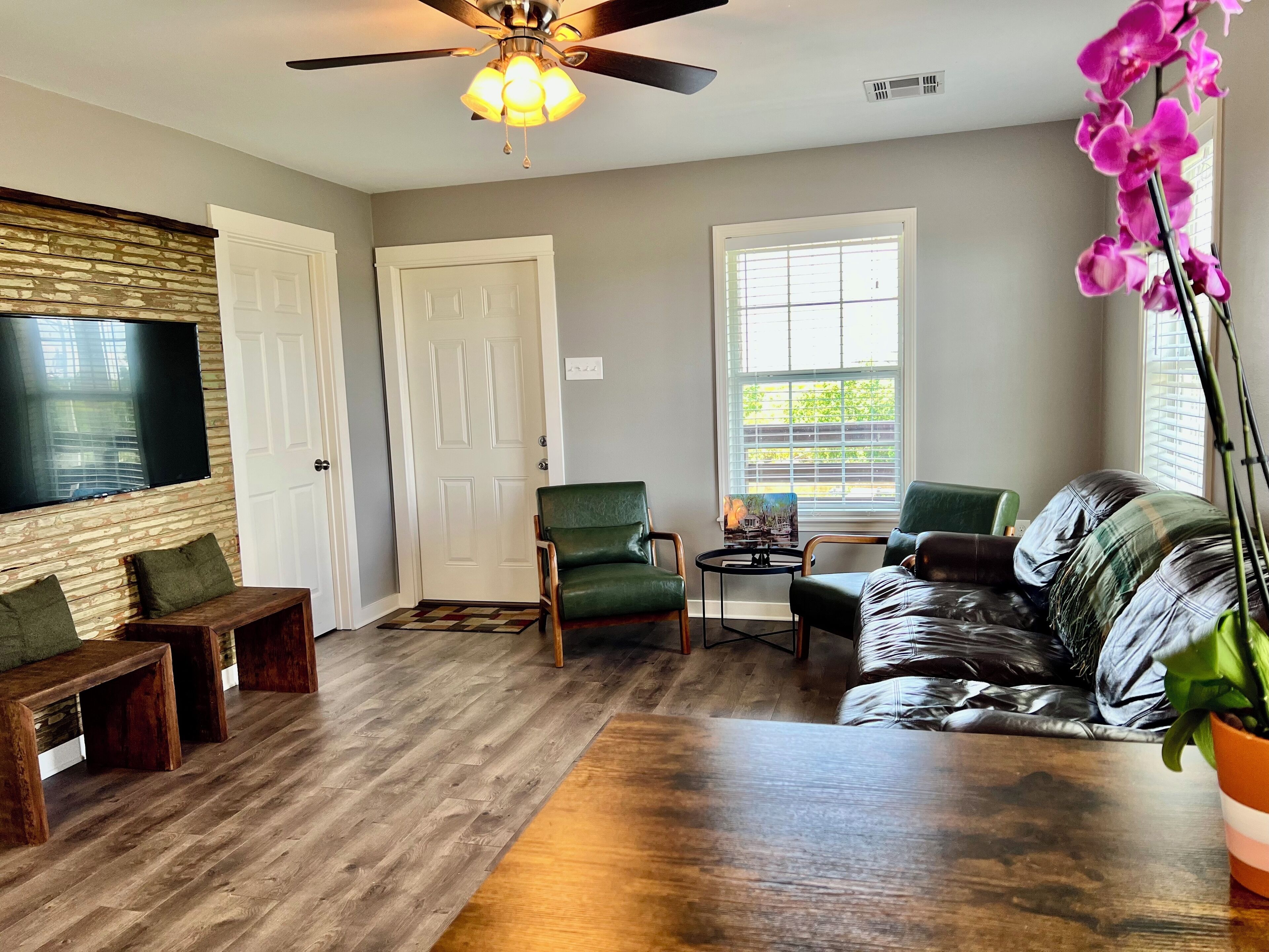 NEWLY renovated cozy 2-bedroom house located in sportsman’s paradise. 