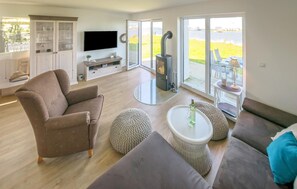 テレビ、暖炉、ステレオ