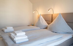 2 室のベッドルーム、アイロン / アイロン台、旅行用ベビーベッド、WiFi (無料)