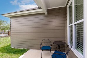 Terrace/patio - Tiger's Den Summary: (Baton Rouge)