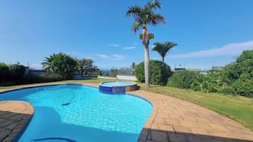 室外泳池