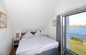 2 bedrooms, iron/ironing board, travel crib, free WiFi - Awesome home in Olpenitz with sauna (Olpenitz)