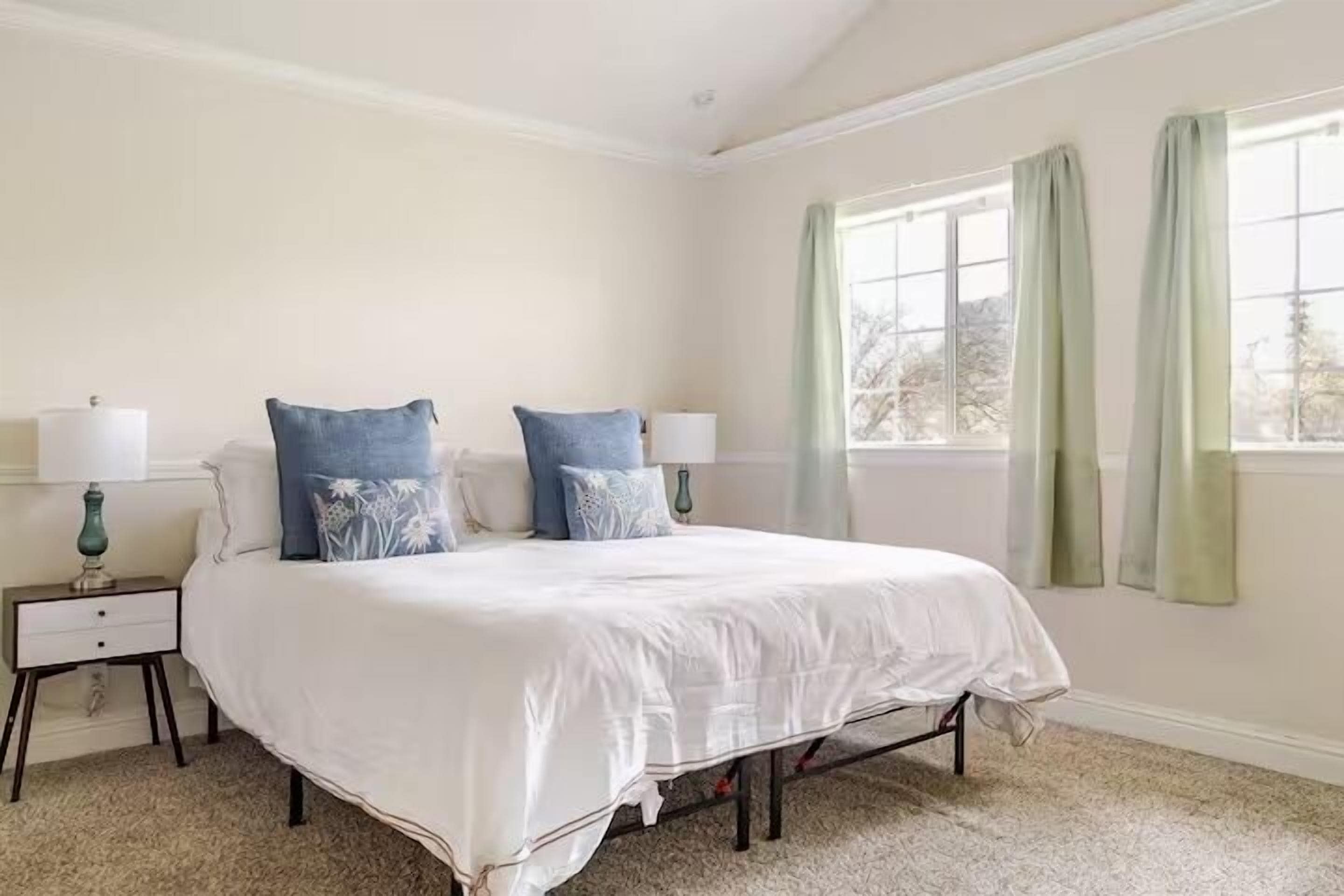 3 bedrooms, WiFi, bed sheets