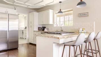 Oven, stovetop, dishwasher, coffee/tea maker