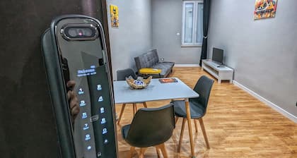 Palm Residence - 201 - Exclusive Apartment with Balcony and Kitchen