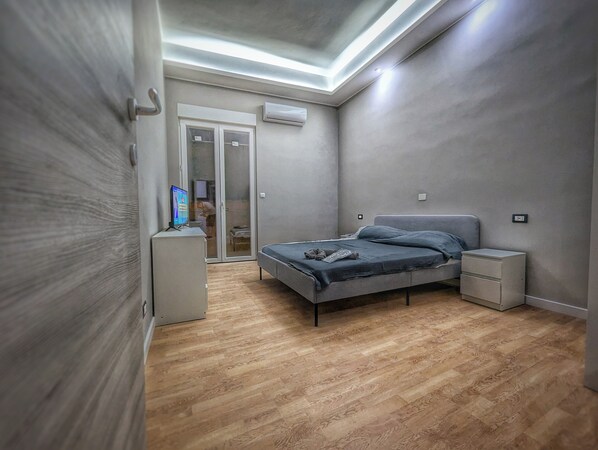 1 bedroom, desk, travel cot, free WiFi