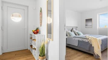 2 bedrooms, iron/ironing board, travel cot, free WiFi