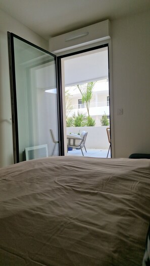 1 bedroom, iron/ironing board, Internet, bed sheets