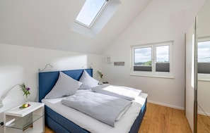 1 bedroom, iron/ironing board, travel cot, free WiFi