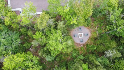 Spruce House: Autumn Bliss at Spruce House: Stunning Views and Cozy Retreats