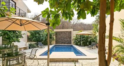 Charming 4-bedroom house with AC and WiFi in delightful La Crucecita Huatulco