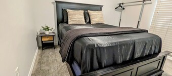 Cozy 1-bedroom house in charming Leesburg with WiFi, AC