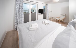 2 bedrooms, iron/ironing board, travel crib, free WiFi