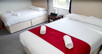 Gatwick Birchwood Lodge