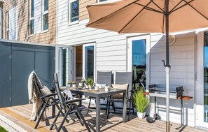 Outdoor dining - Lovely apartment in Olpenitz with sauna (Olpenitz)
