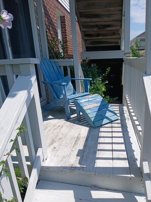 Property grounds - Large pet friendly 1 bedroom, 1bath unit 6 blocks from the beach. Free parking. (Ocean City)
