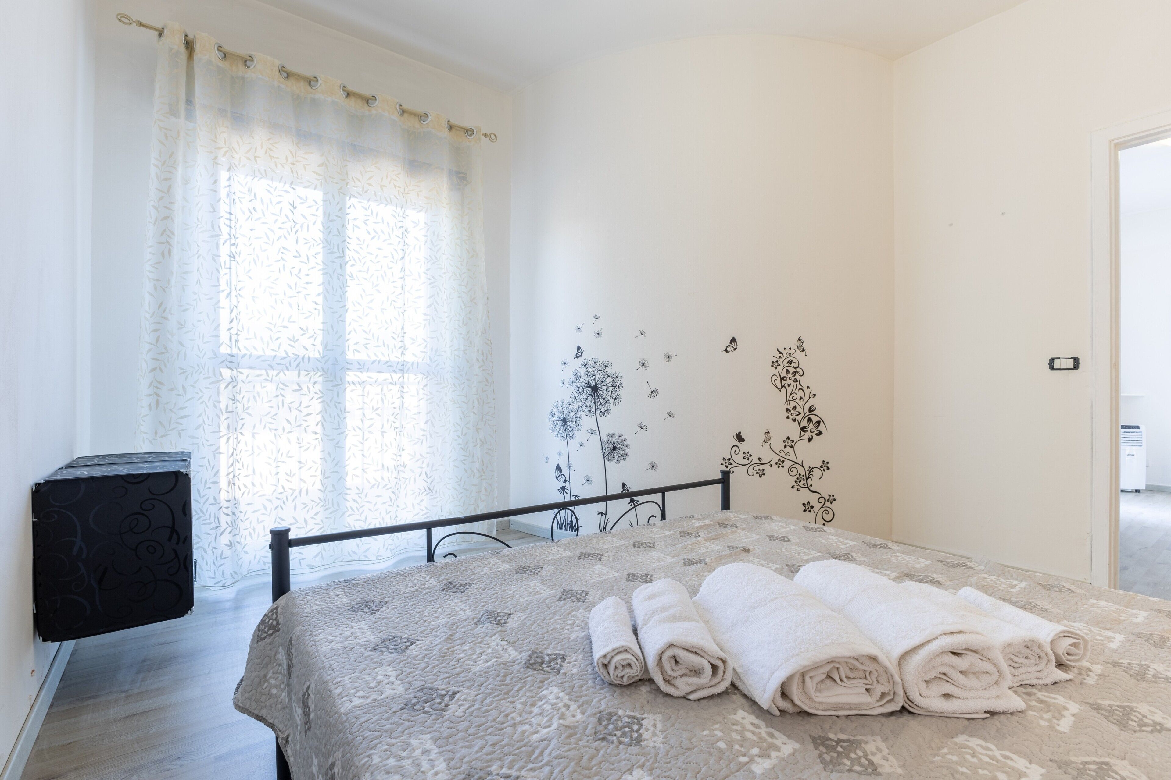 2 bedrooms, iron/ironing board, free WiFi, bed sheets