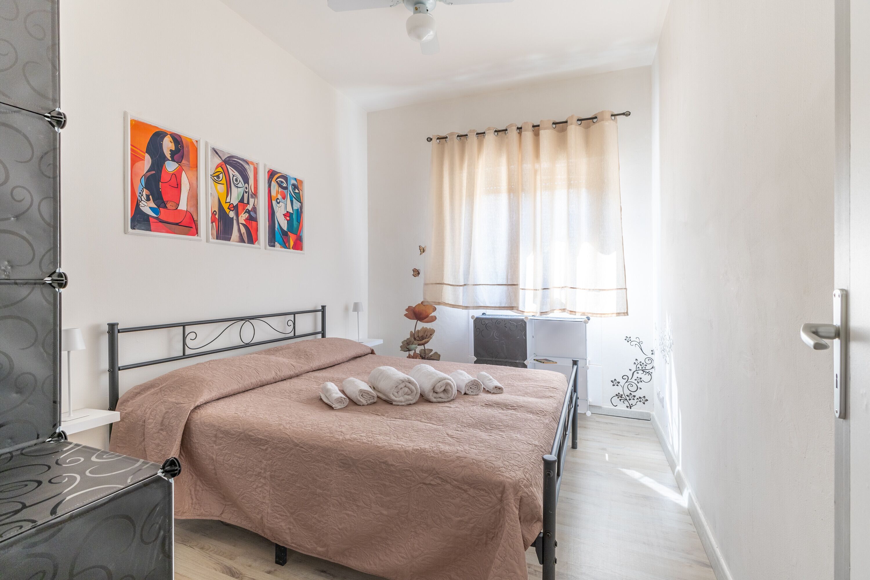 3 camere, ferro/asse da stiro, Wi-Fi gratuito, lenzuola