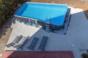 Pool - Apartment 'Trilocale In Villa Con Piscina' with Mountain View, Shared Pool and Wi-Fi (Comiso)