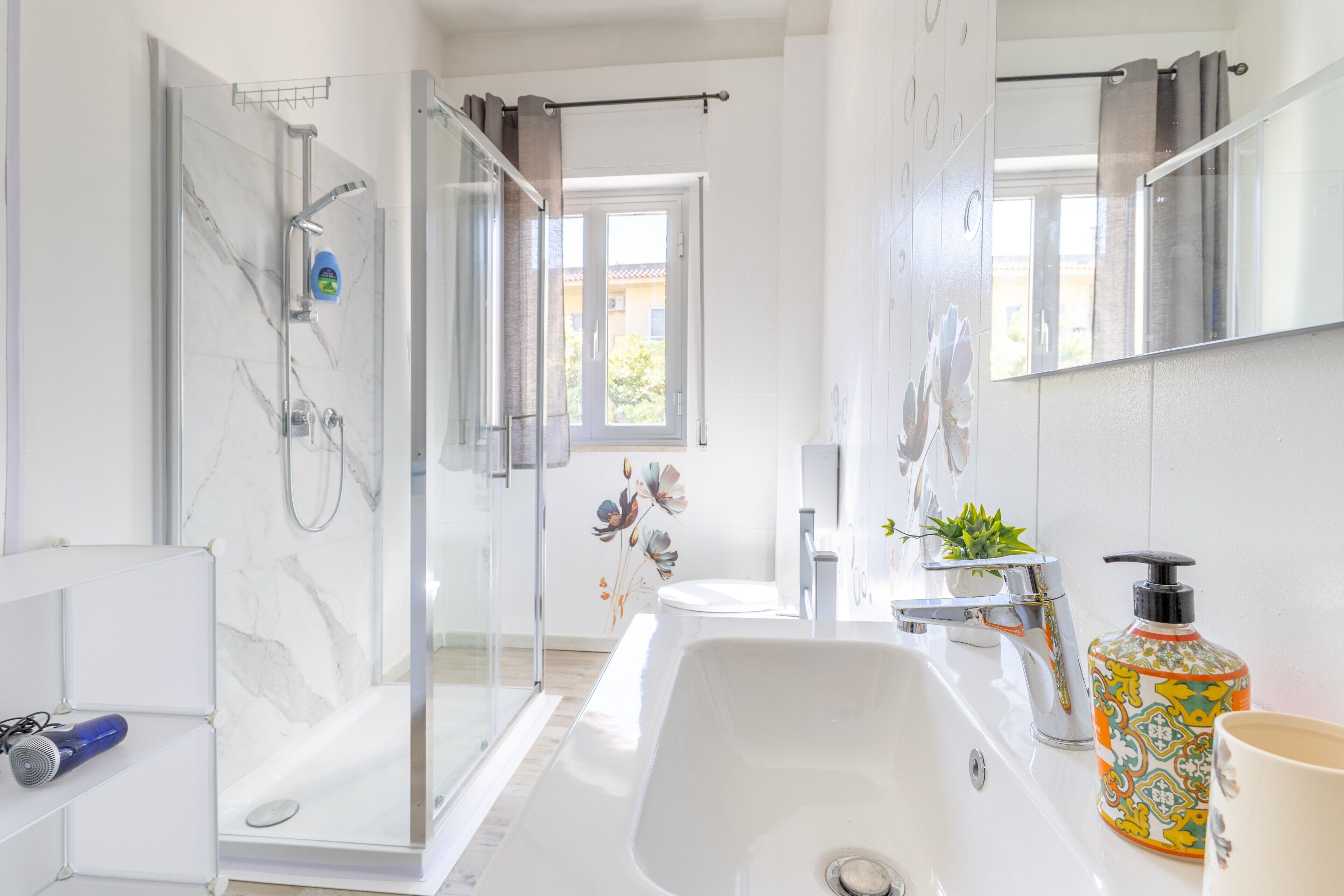 Dusche, Haartrockner, Handtücher