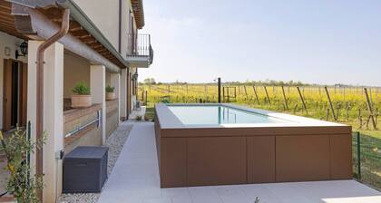 Katy Lake Lavanda Apartment with Private Terrace, Wi-Fi, and Air Conditioning