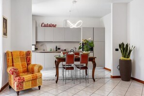 Interior - Apartment 'Katy Lake Lavanda ' with Private Terrace, Wi-Fi and Air Conditioning (Peschiera del Garda)