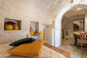 Interior - Null 'Vecchio Forno' with Shared Terrace, Wi-Fi and Air Conditioning (Locorotondo)