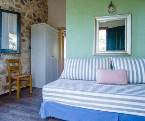 1 bedroom, free WiFi, bed sheets