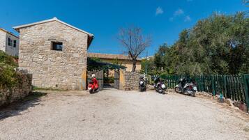 Enceinte de lâhĂ©bergement