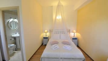 1 bedroom, free WiFi, bed sheets