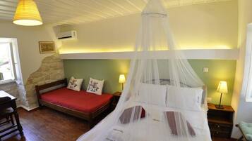 1 bedroom, free WiFi, bed sheets