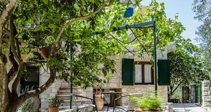 Guest House 'Adamantia Newly Built Room A4' with Shared Terrace, Wi-Fi and Air Conditioning