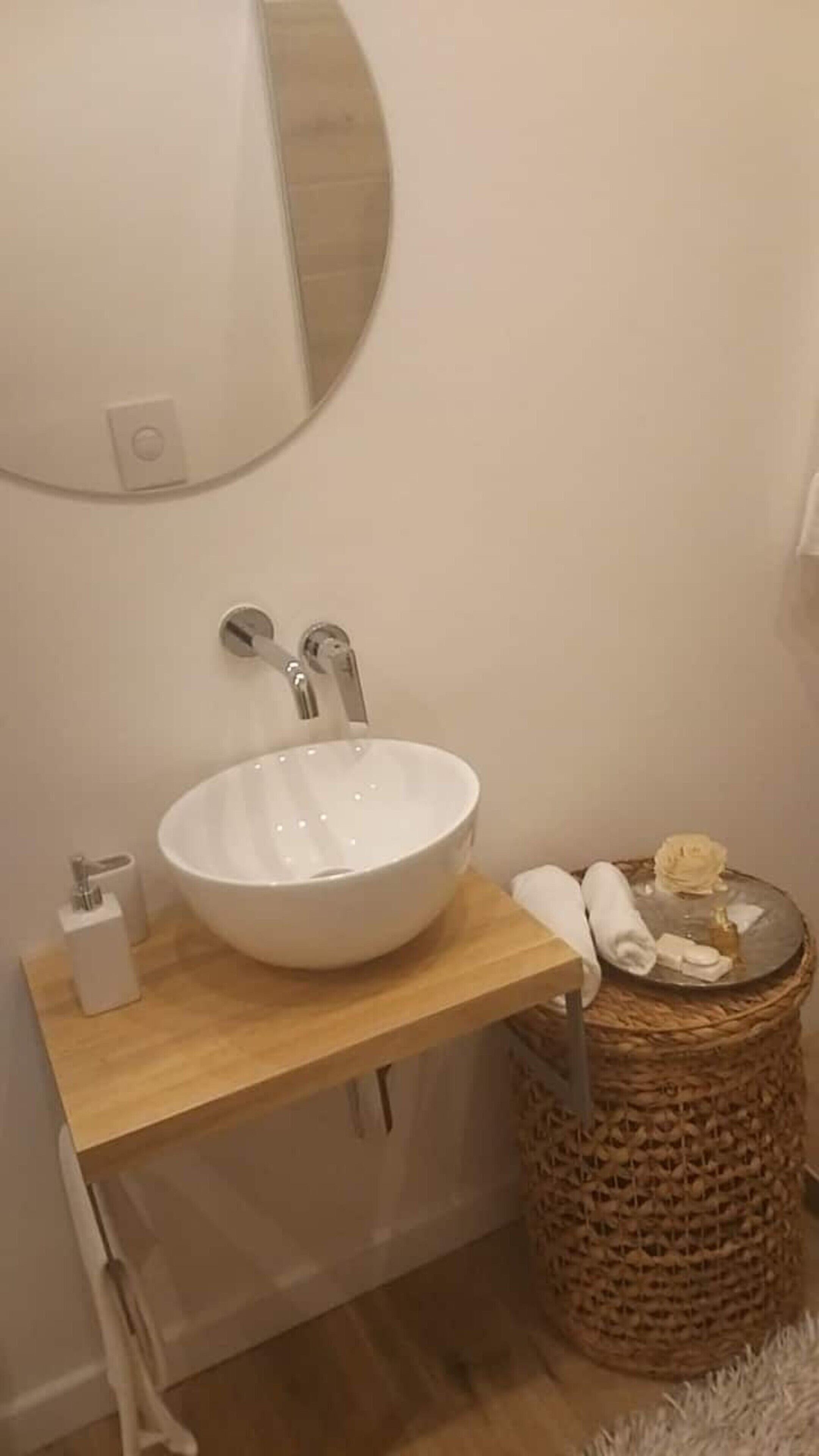 Dutxa, assecador de cabells i tovalloles 