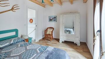 4 chambres, fer et planche à repasser, Wi-Fi gratuit, draps fournis
