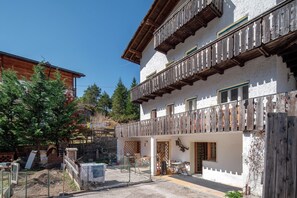 Exterior - Apartment 'La Busa' with Lake View, Private Garden and Wi-Fi (Masaré)